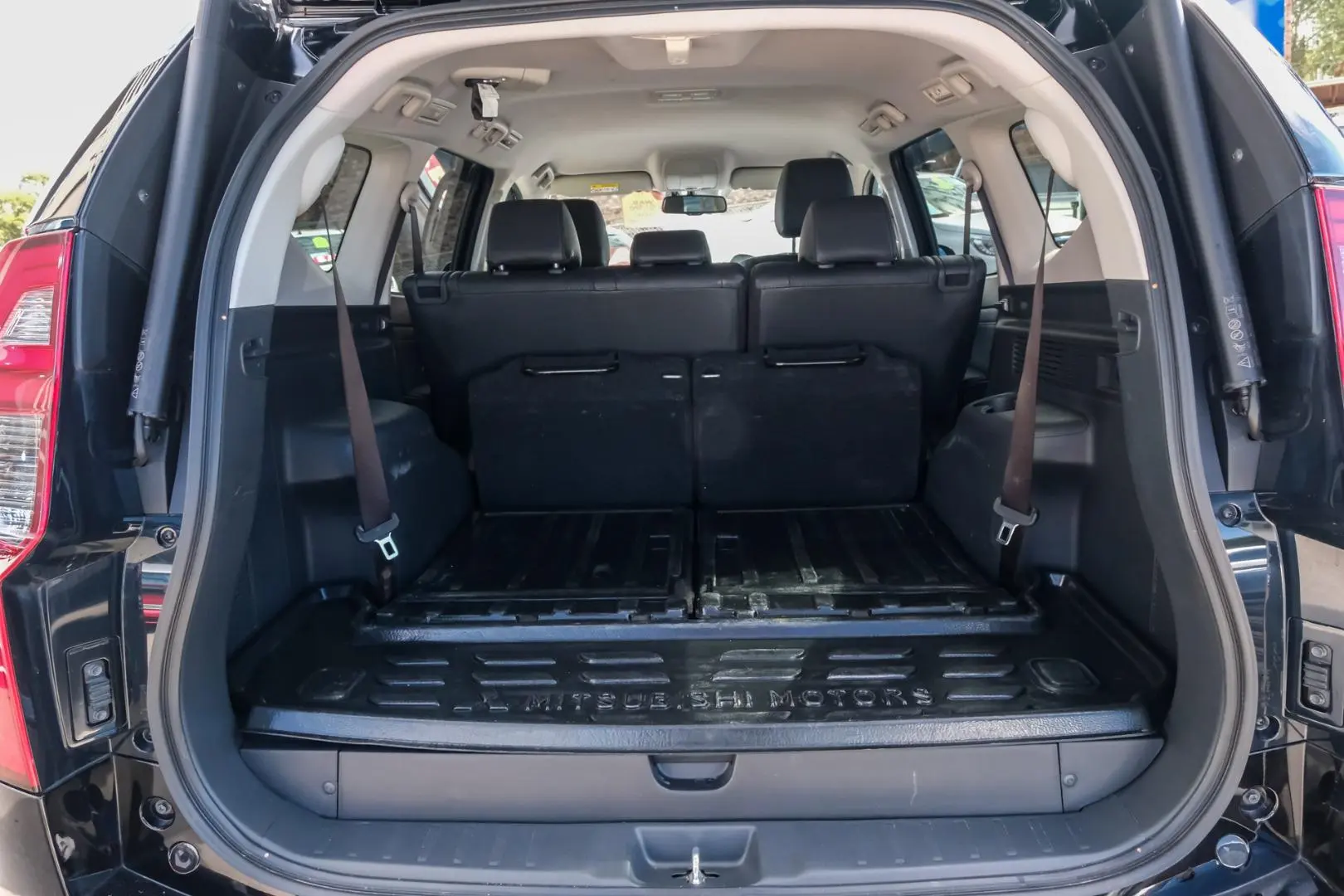 2024 Mitsubishi Pajero Sport Gallery Image 19
