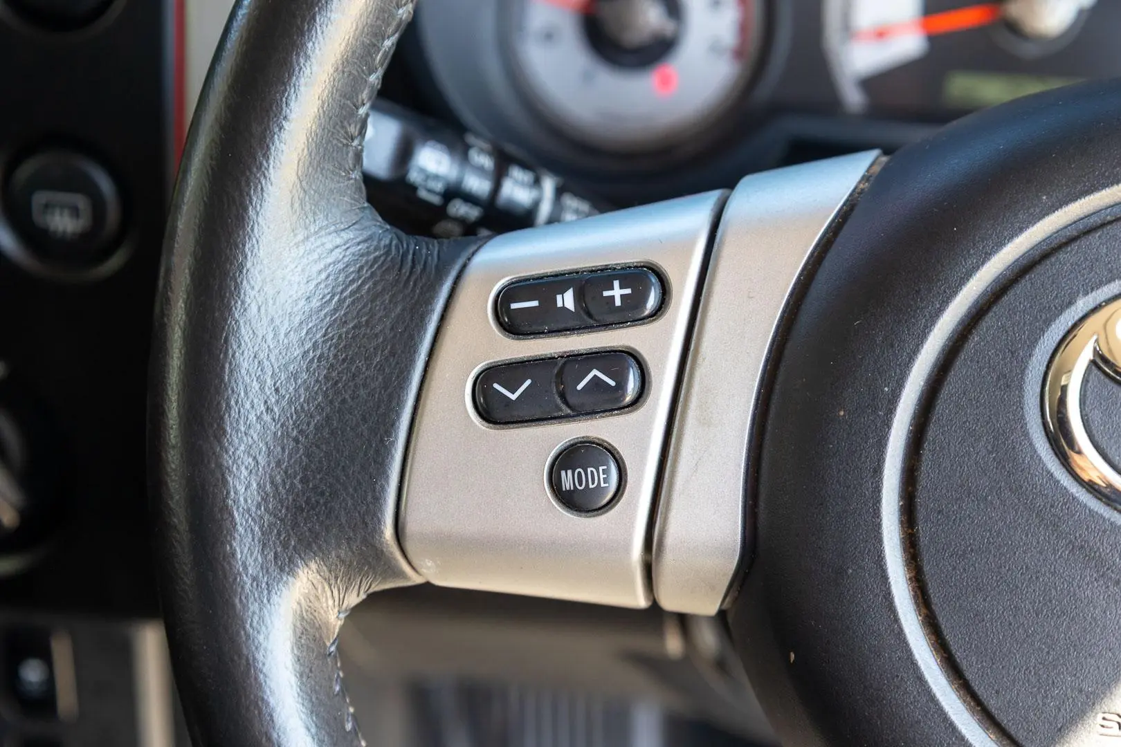 2015 Toyota FJ Cruiser Gallery Image 17