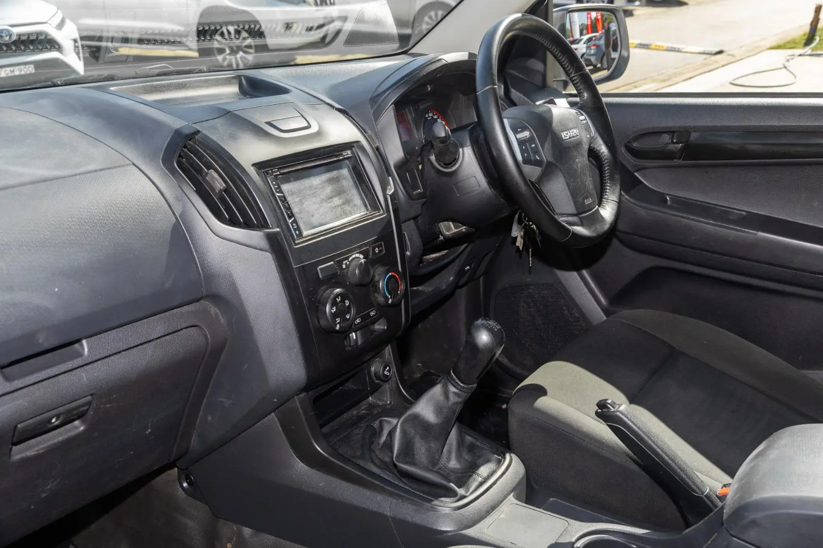 2018 Isuzu D-MAX Gallery Image 8