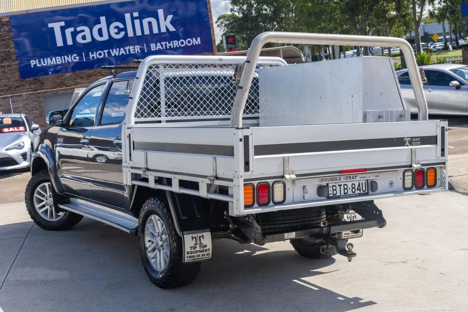 2014 Toyota Hilux Gallery Image 2