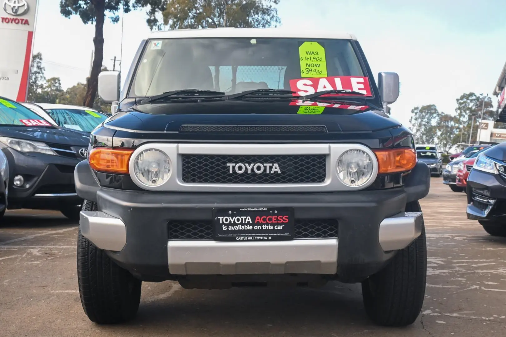 2013 Toyota FJ Cruiser Gallery Image 4