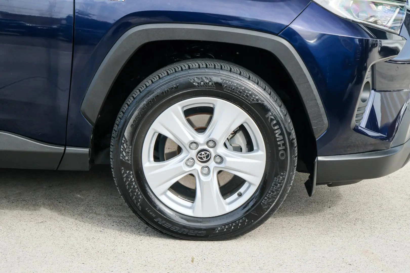 2019 Toyota RAV4 Gallery Image 20