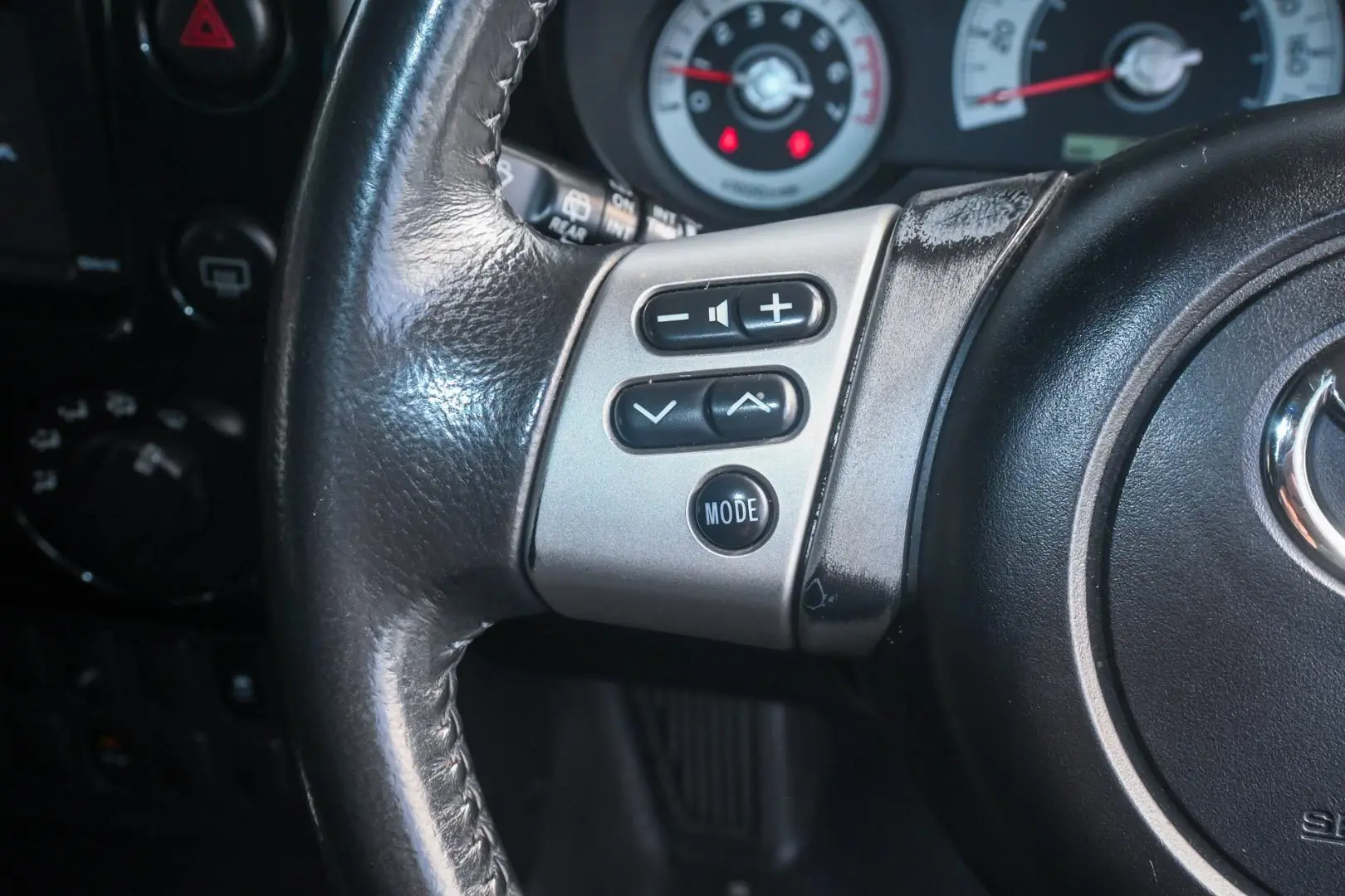 2013 Toyota FJ Cruiser Gallery Image 12
