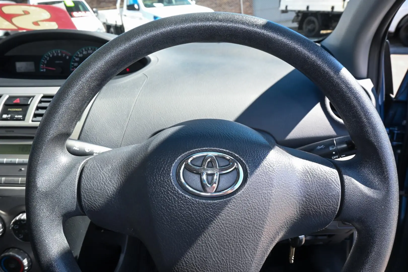 2010 Toyota Yaris Gallery Image 11