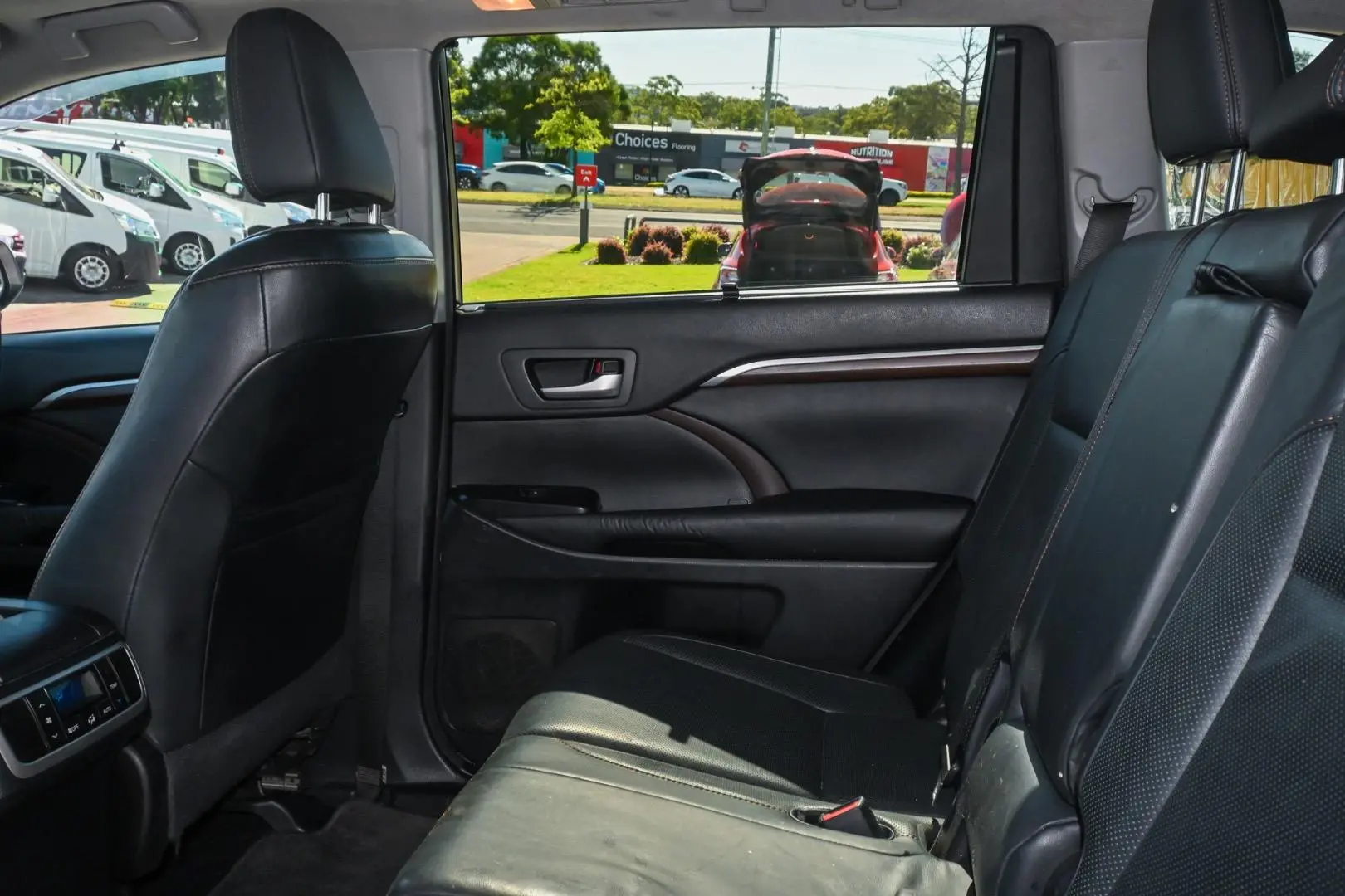 2016 Toyota Kluger Gallery Image 9