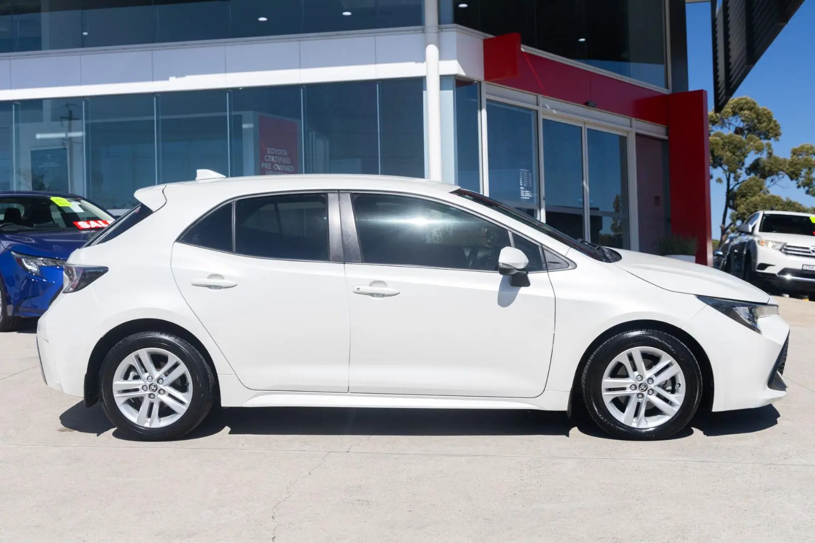 2019 Toyota Corolla Gallery Image 3