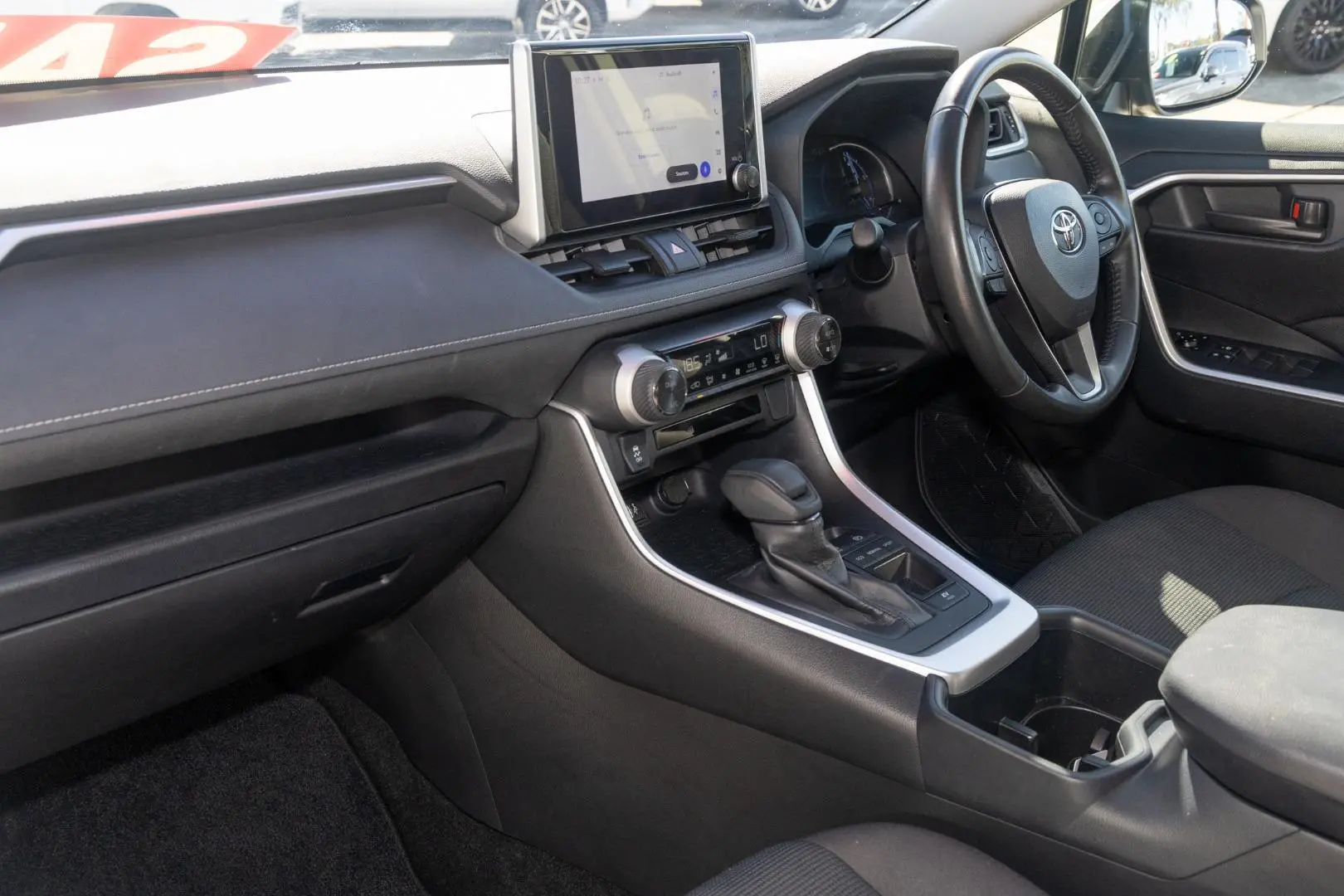 2023 Toyota RAV4 Gallery Image 8