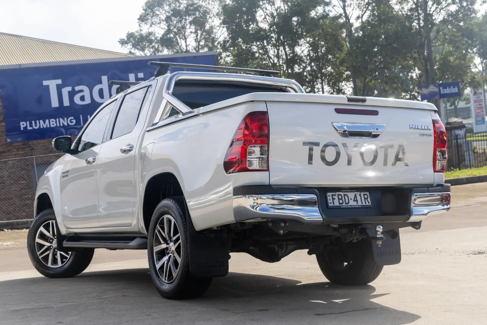 2019 Toyota Hilux Gallery Image 2