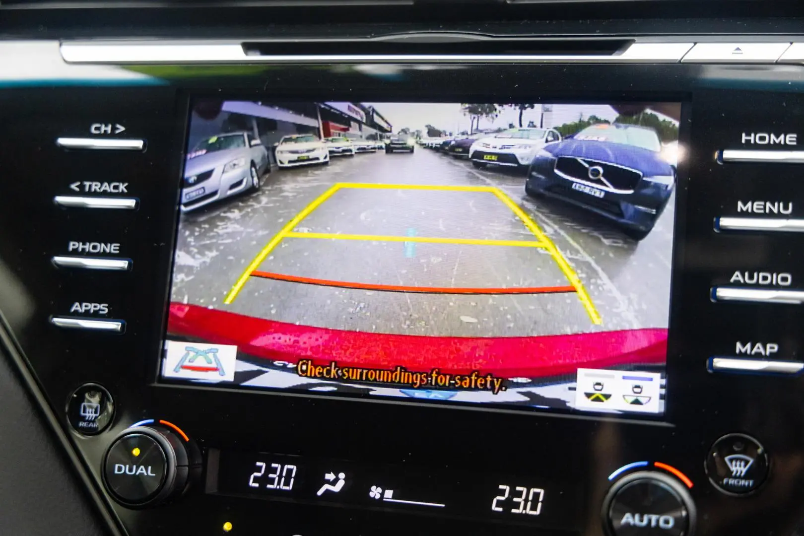 2020 Toyota Camry Gallery Image 9