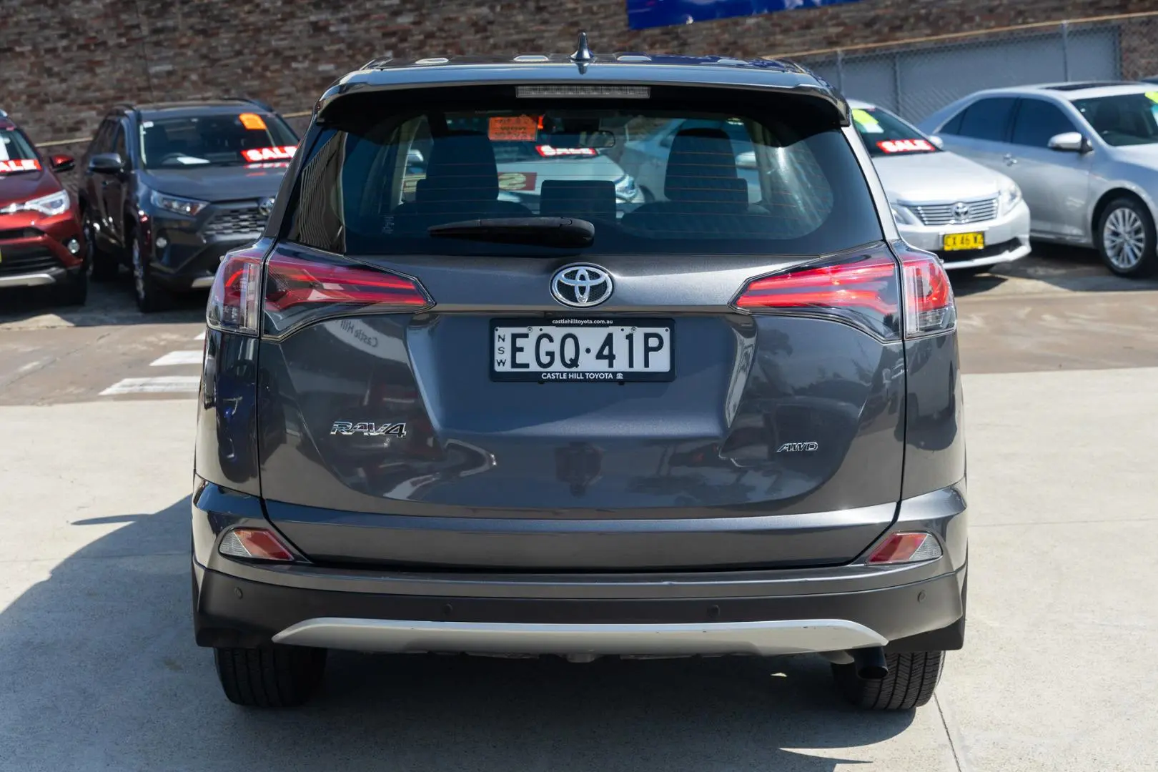 2018 Toyota RAV4 Gallery Image 5