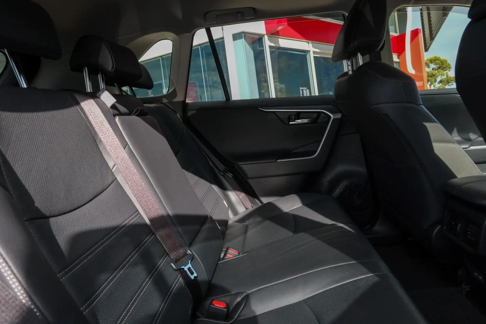2025 Toyota RAV4 Gallery Image 9