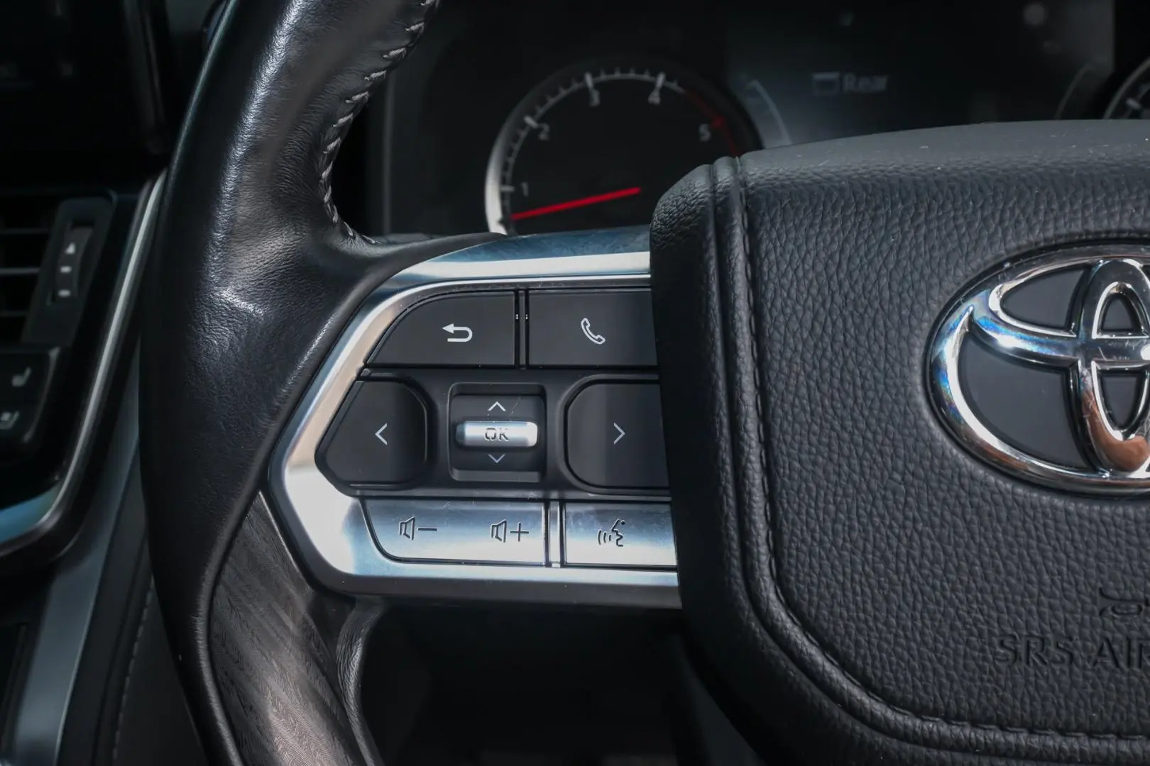 2023 Toyota Landcruiser Gallery Image 13