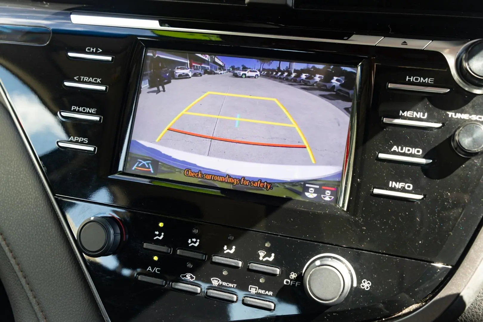 2021 Toyota Camry Gallery Image 14