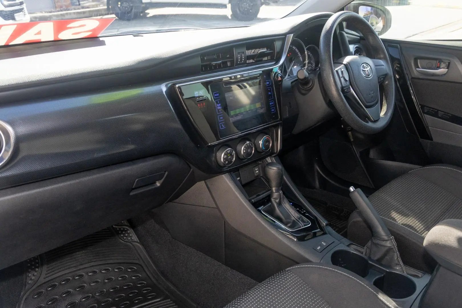2017 Toyota Corolla Gallery Image 8
