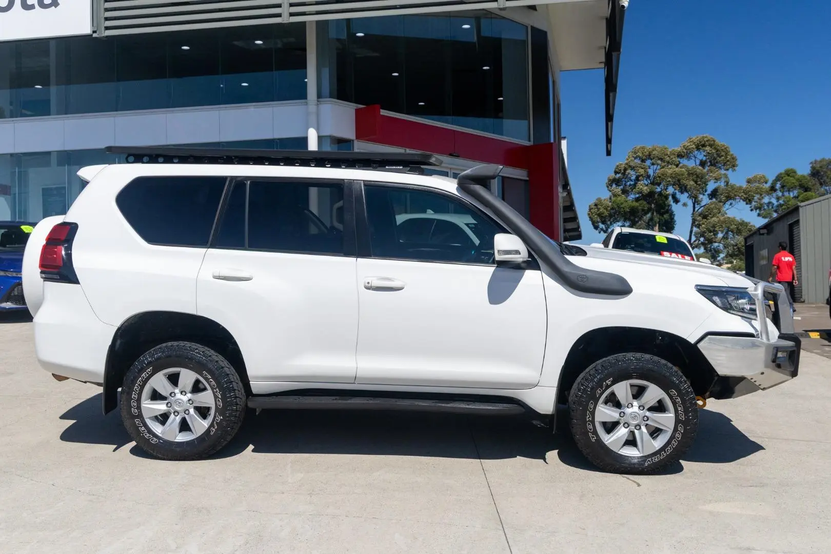 2018 Toyota Landcruiser Prado Gallery Image 3