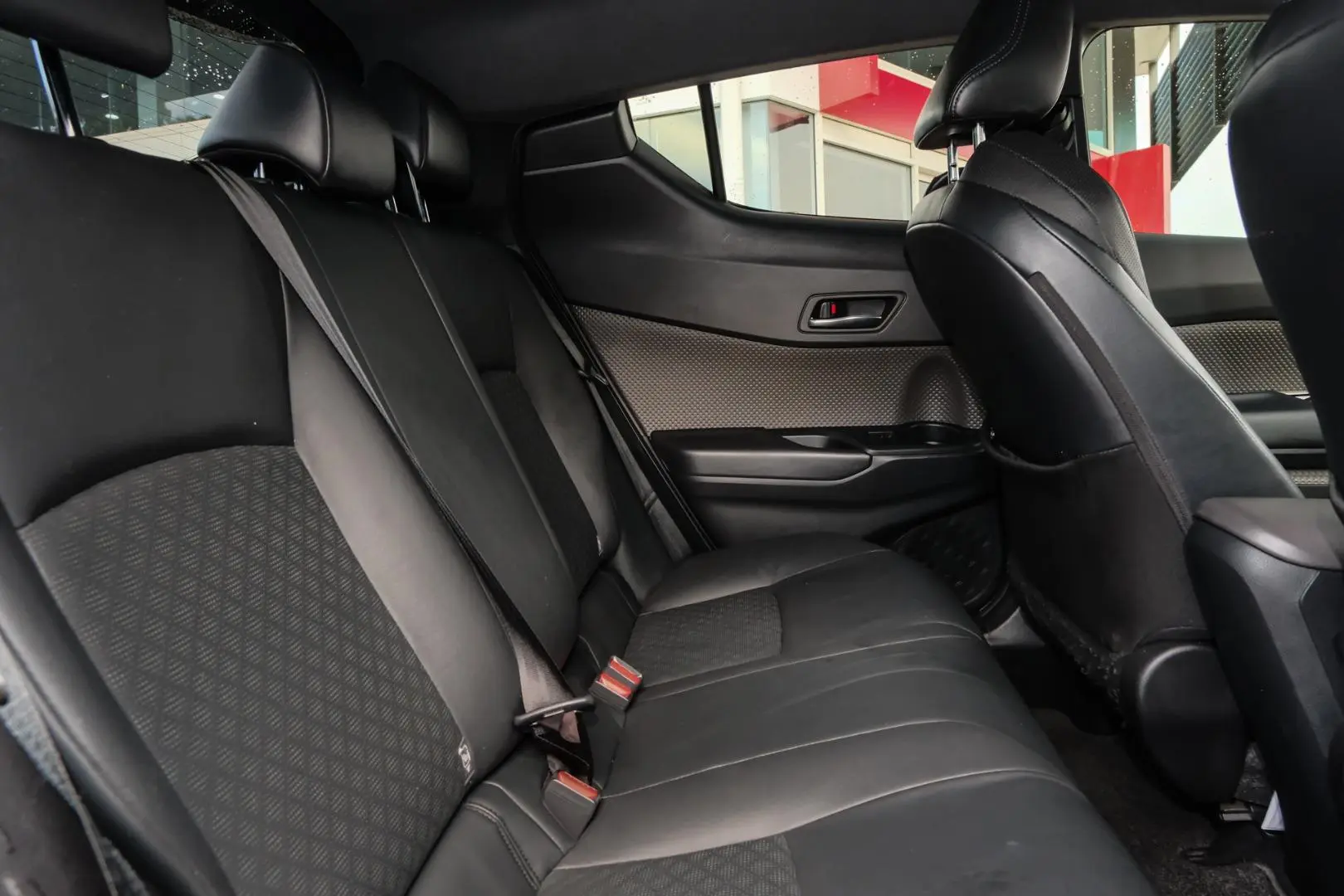 2021 Toyota C-HR Gallery Image 9