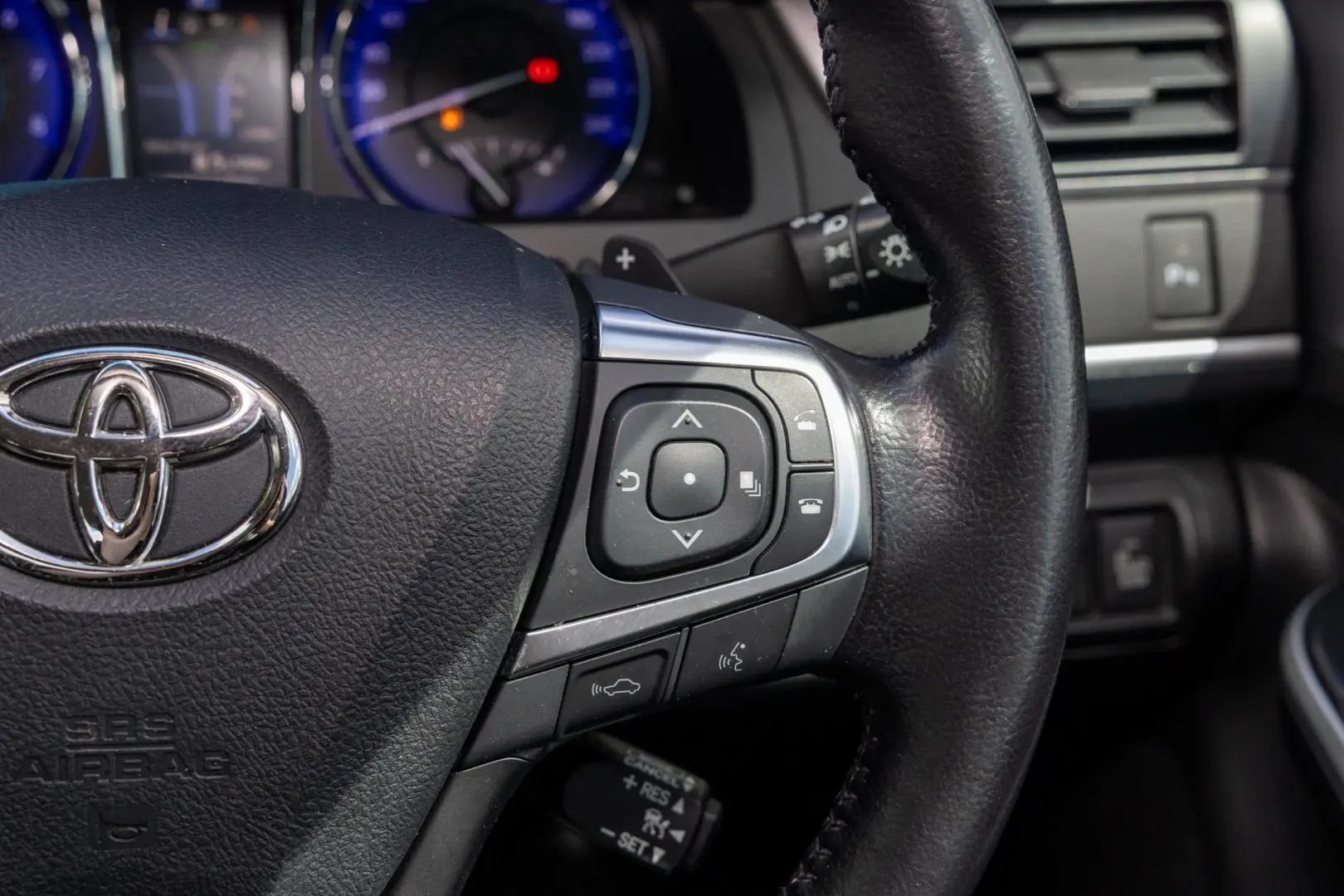 2016 Toyota Camry Gallery Image 12