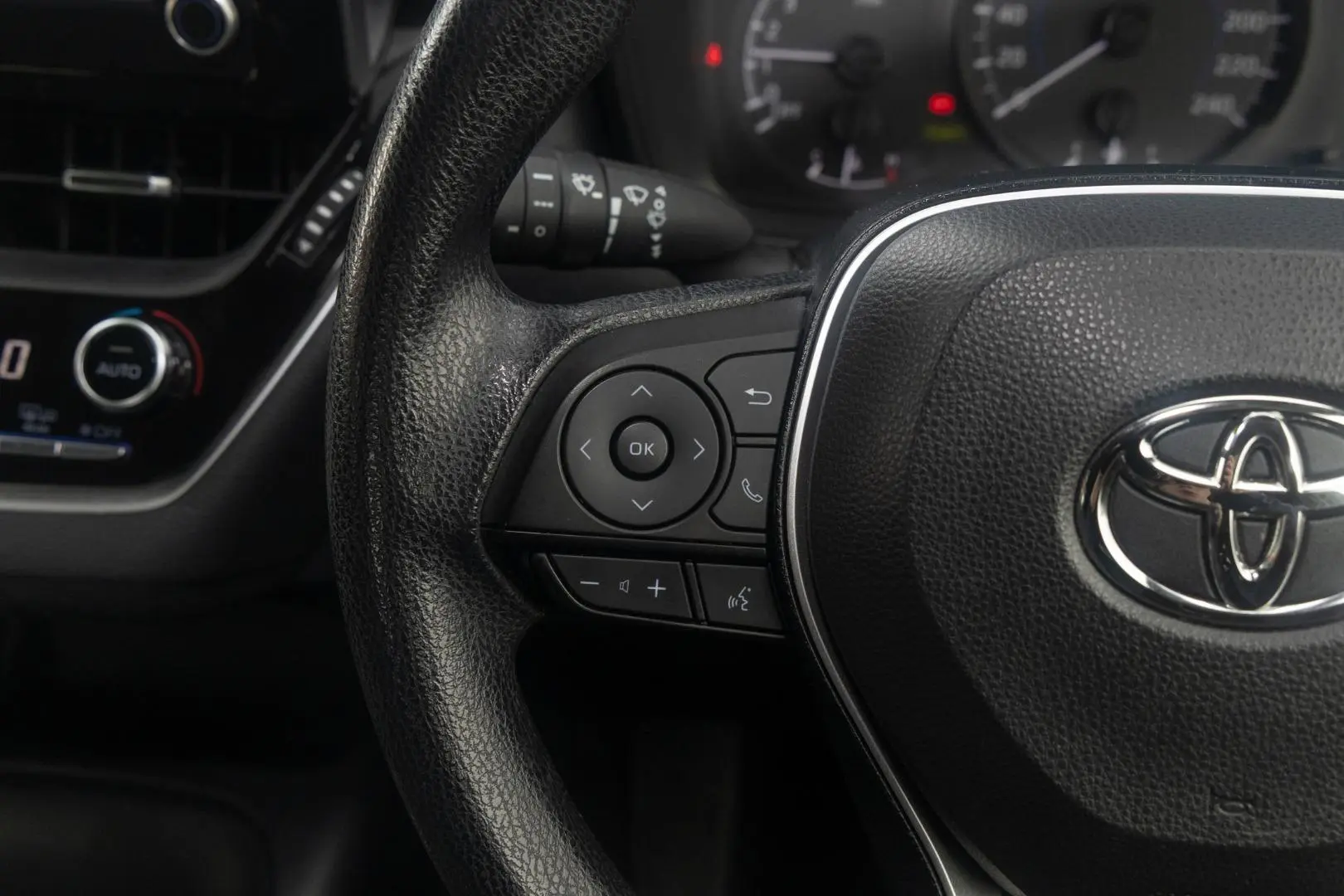 2020 Toyota Corolla Gallery Image 11