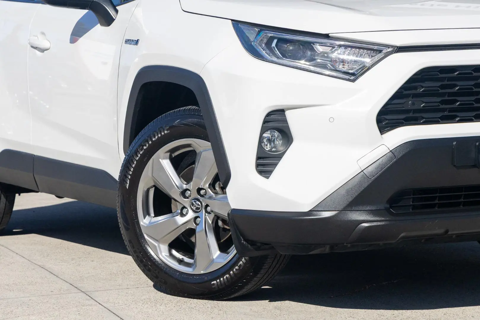 2019 Toyota RAV4 Gallery Image 6