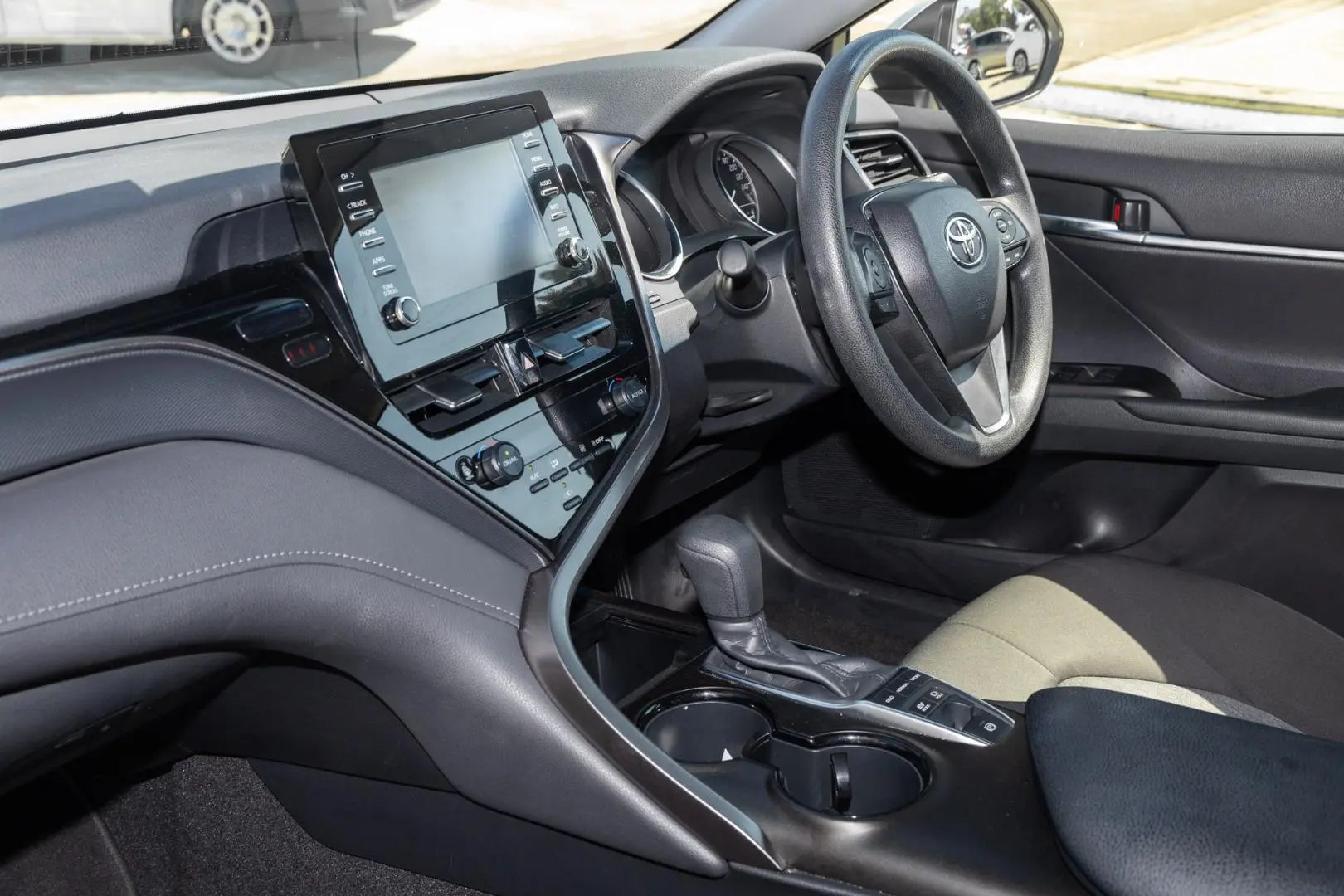 2024 Toyota Camry Gallery Image 8