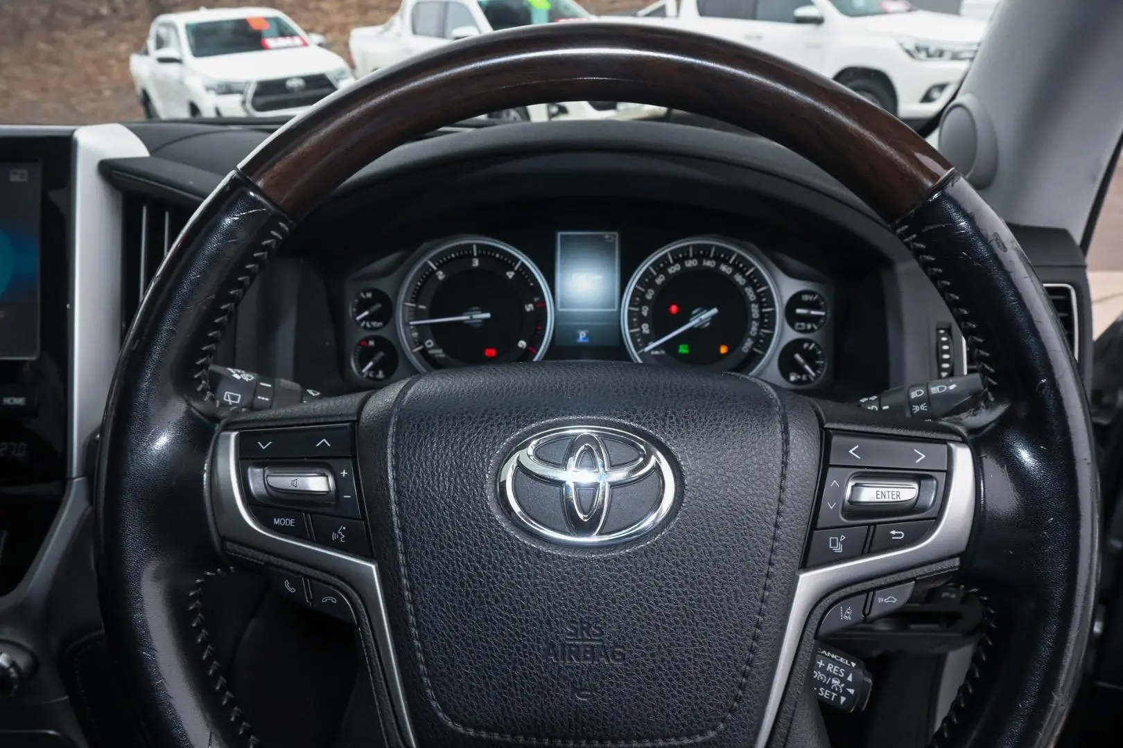 2018 Toyota Landcruiser Gallery Image 12
