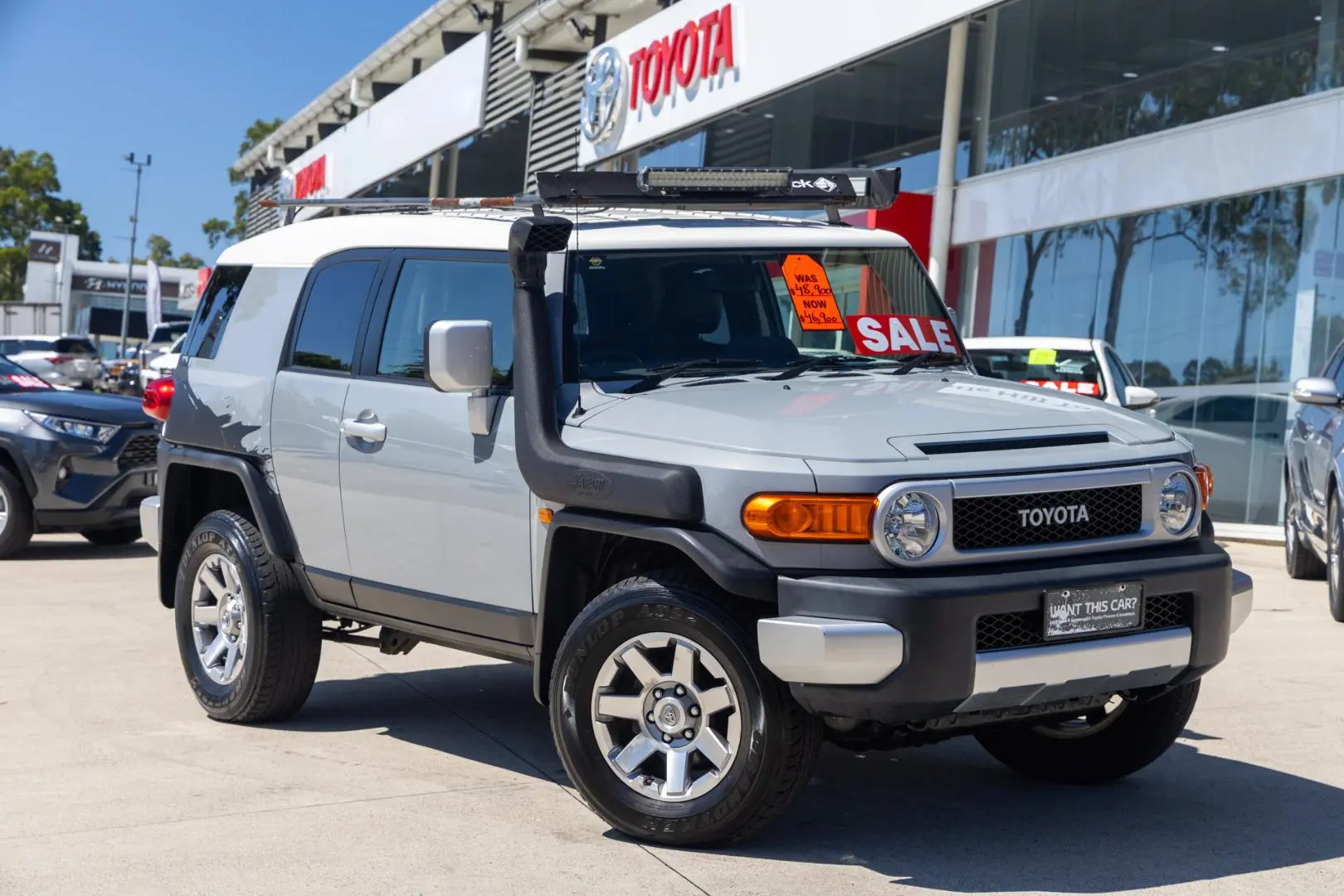 2015 Toyota FJ Cruiser Gallery Image 1
