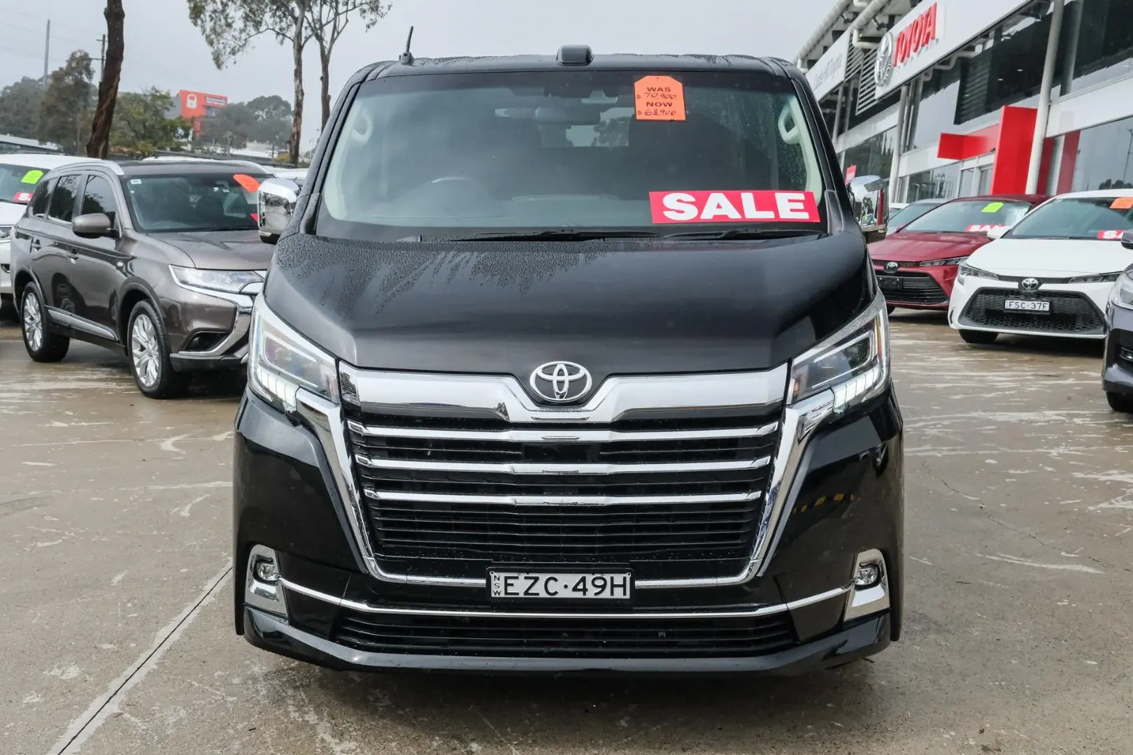 2023 Toyota Granvia Gallery Image 4
