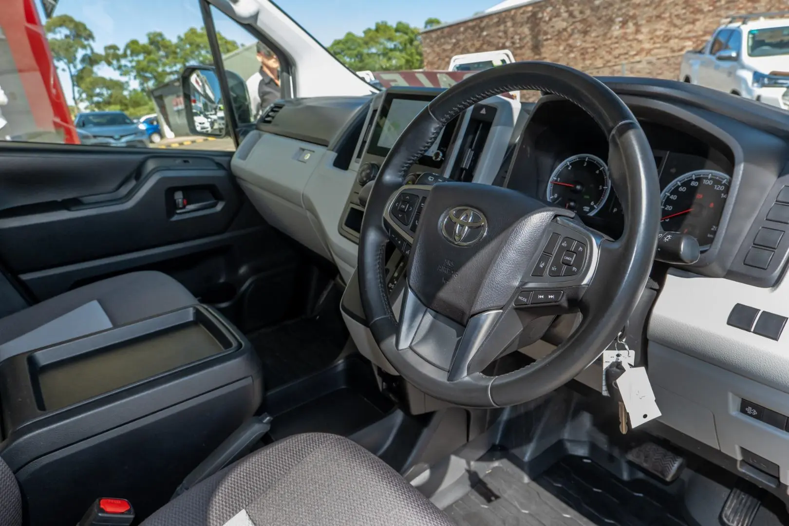 2023 Toyota Hiace Gallery Image 7