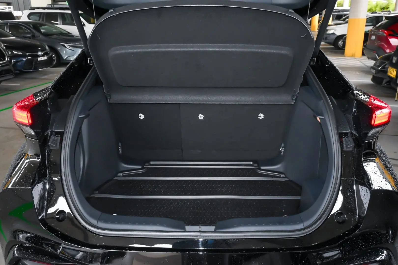 2025 Toyota C-HR Gallery Image 24