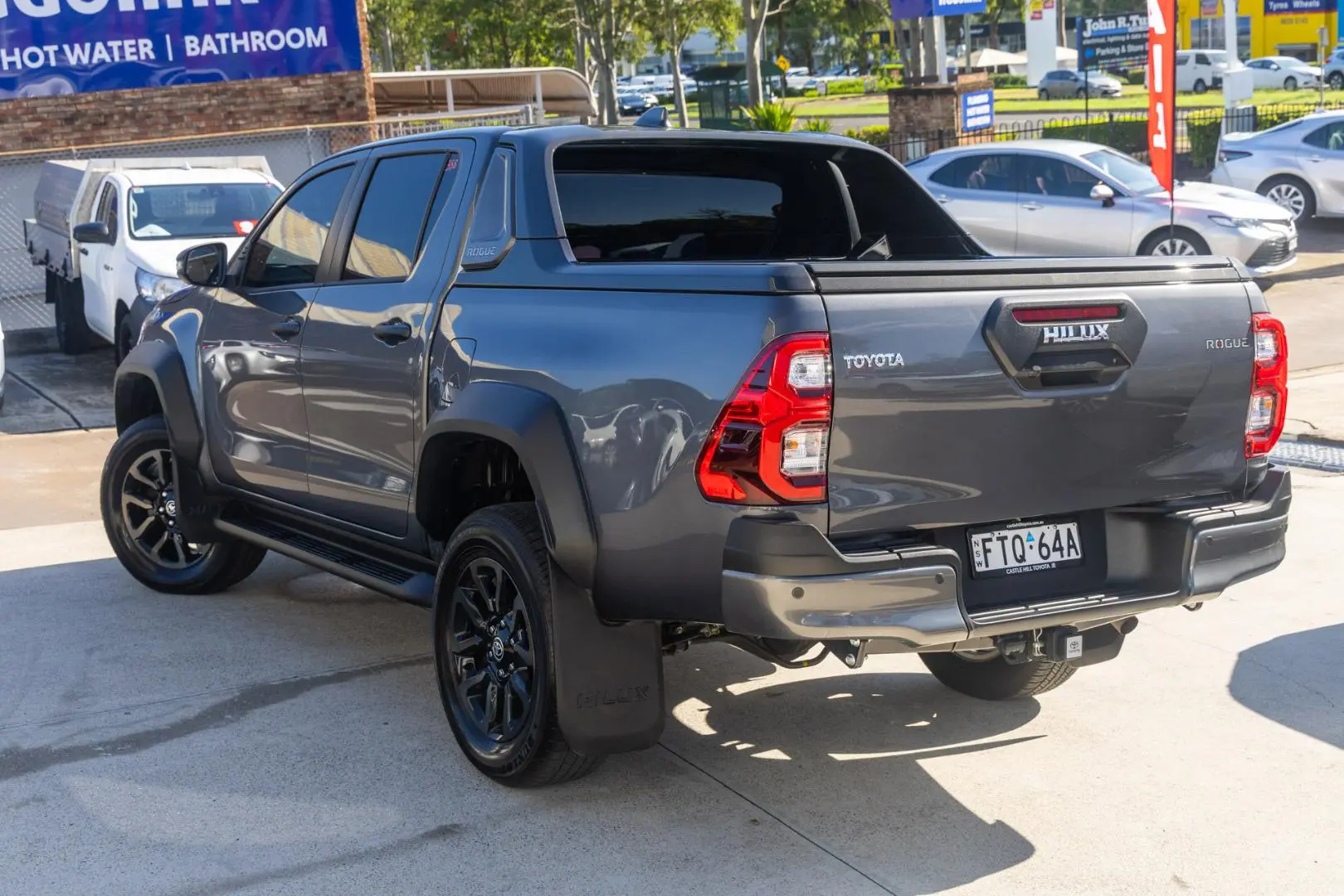 2025 Toyota Hilux Gallery Image 2