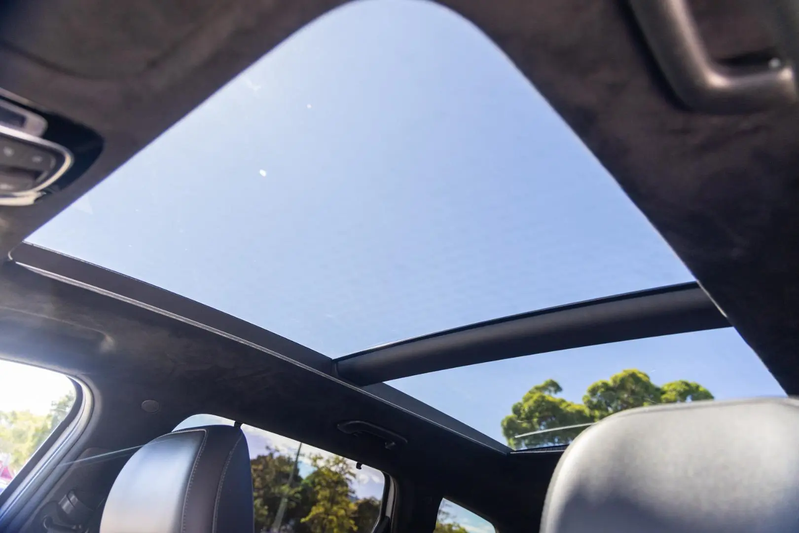 2022 Hyundai Santa Fe Gallery Image 17