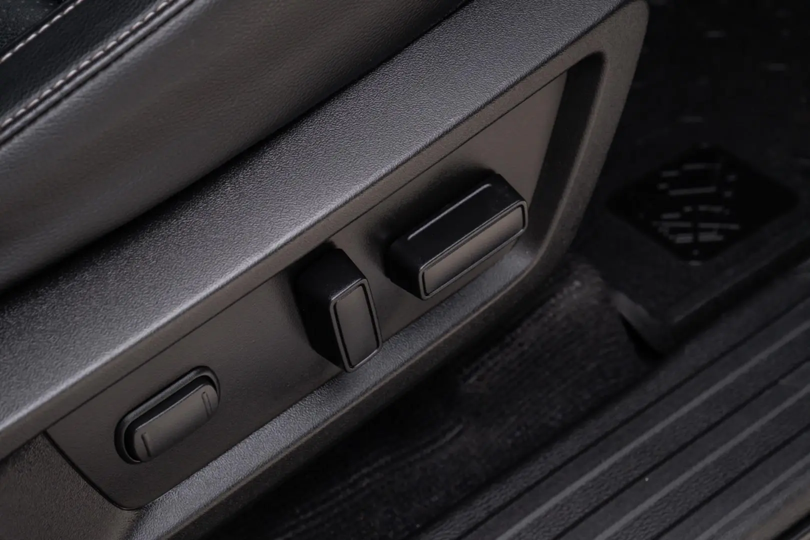 2024 Mitsubishi Triton Gallery Image 18