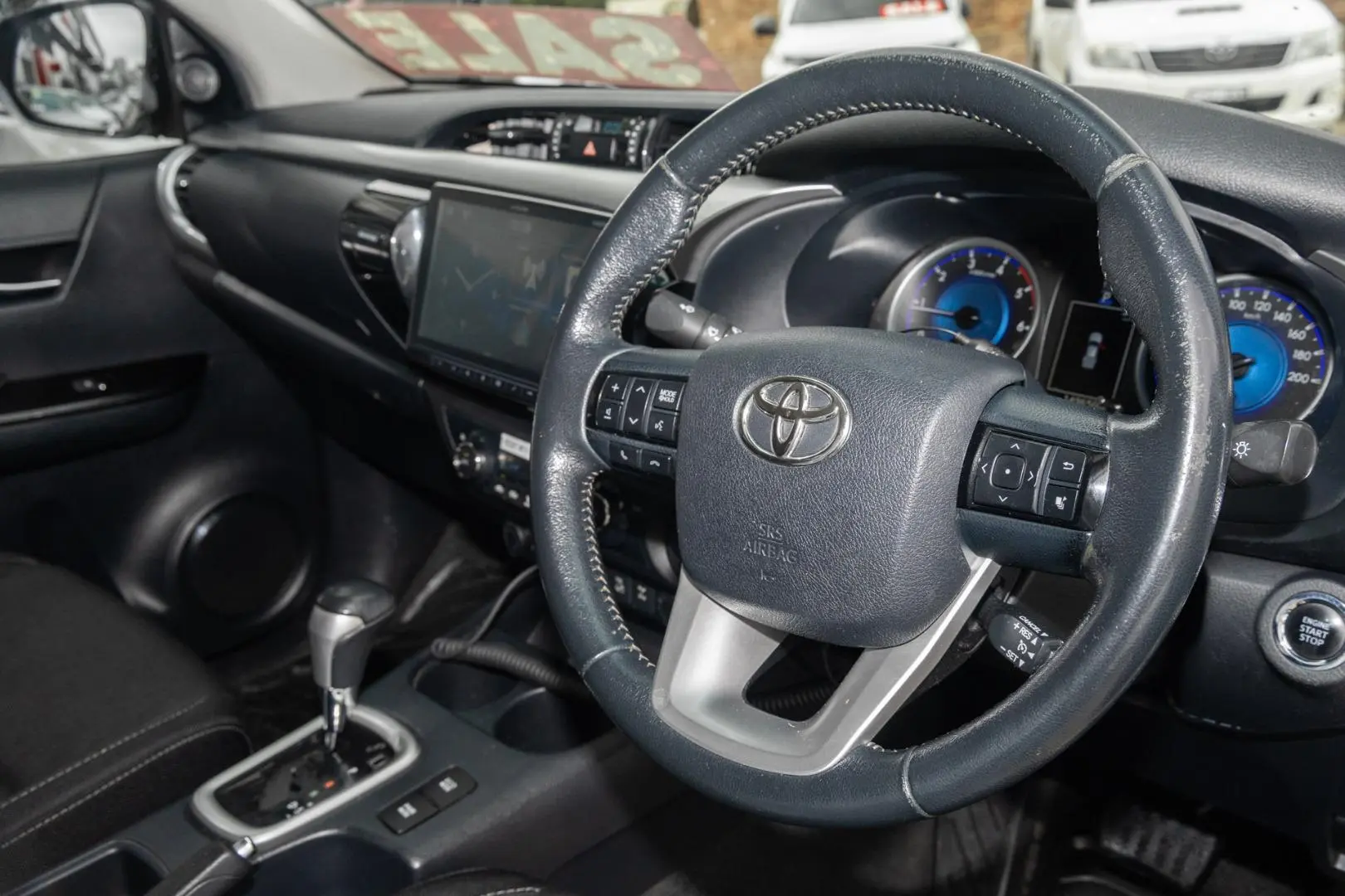 2016 Toyota Hilux Gallery Image 7