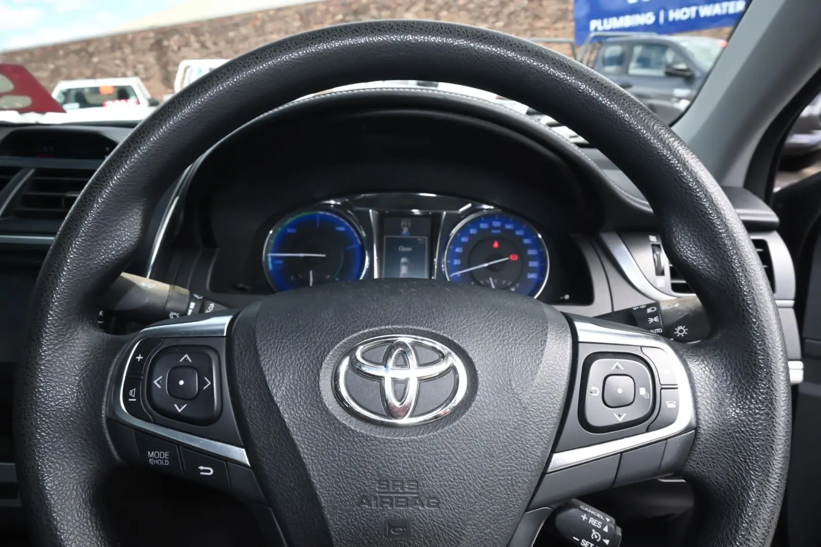 2015 Toyota Camry Gallery Image 11