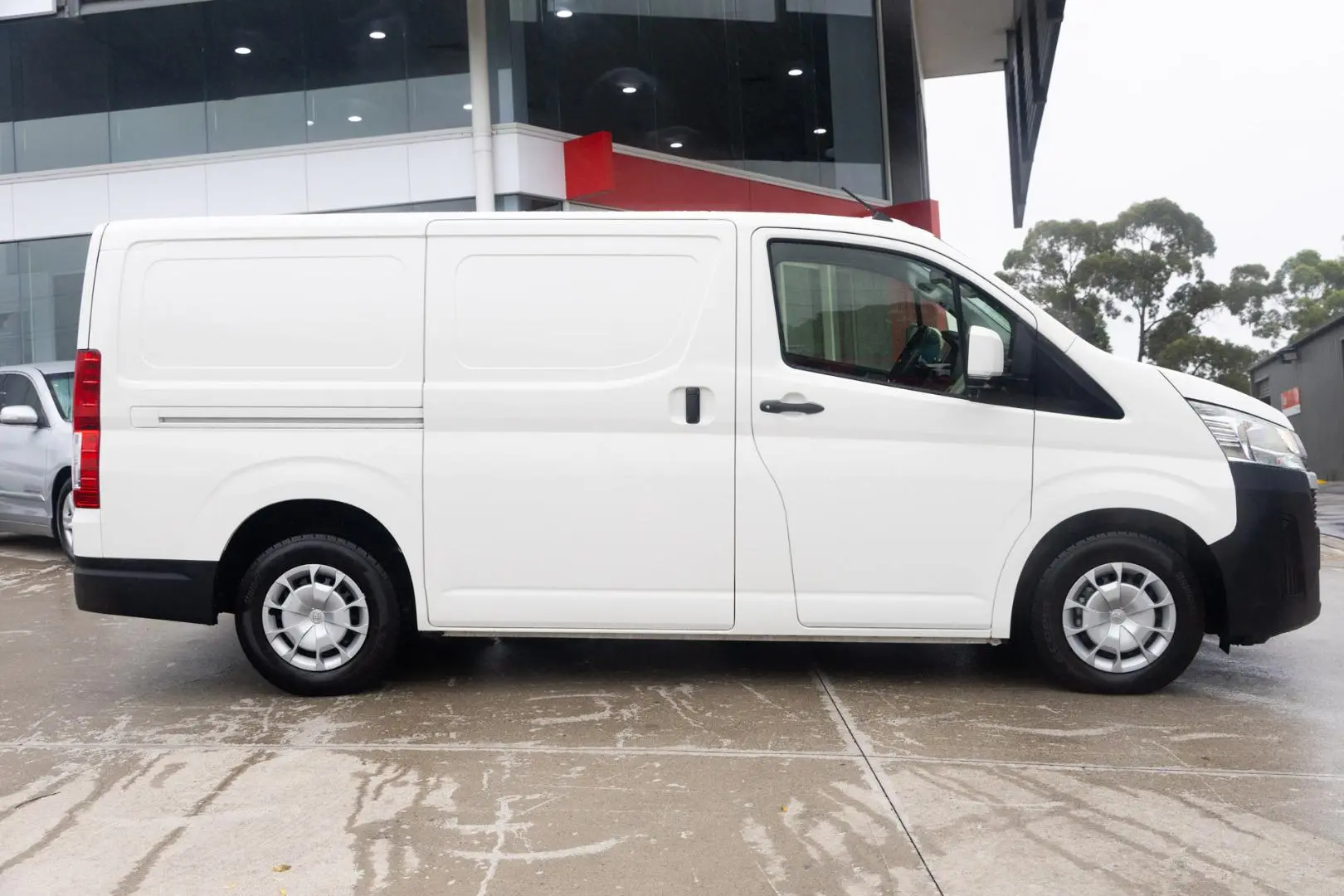 2023 Toyota Hiace Gallery Image 3