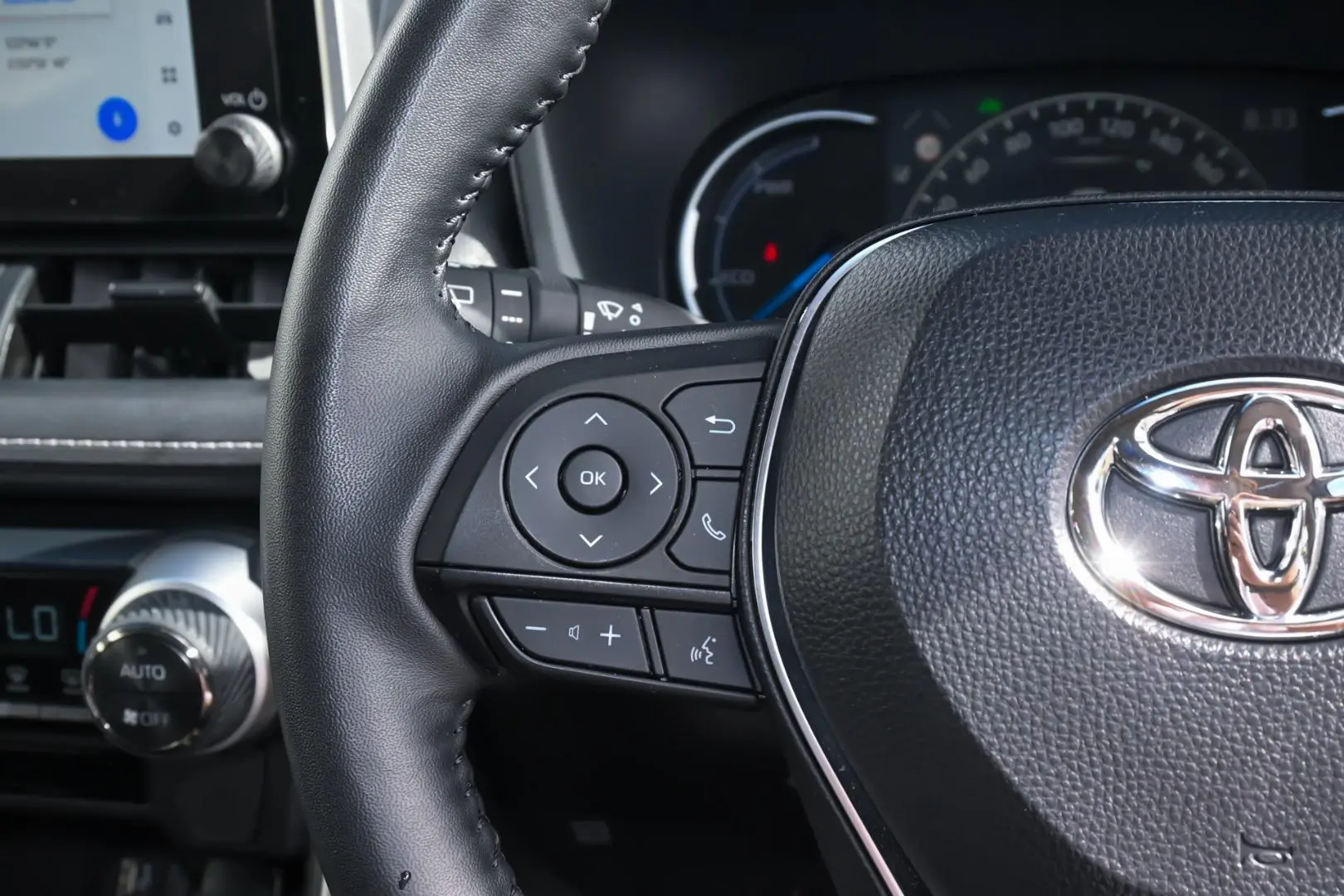 2025 Toyota RAV4 Gallery Image 12