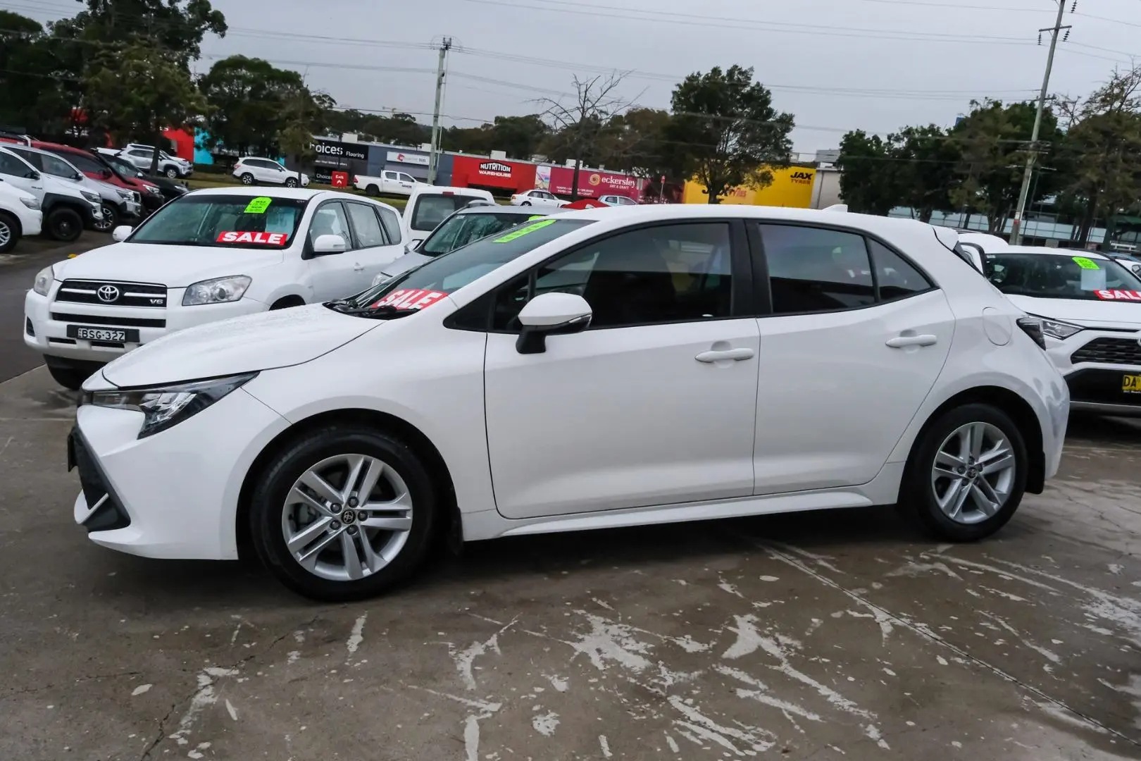 2018 Toyota Corolla Gallery Image 3