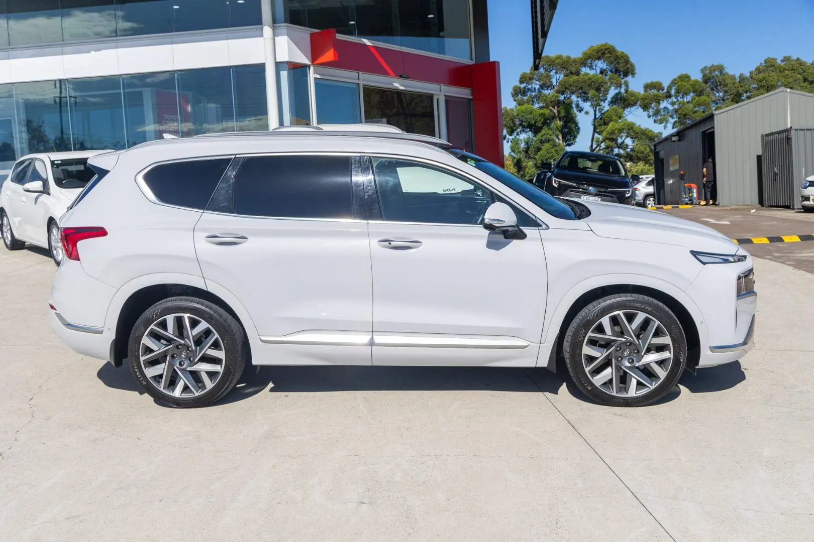 2022 Hyundai Santa Fe Gallery Image 3