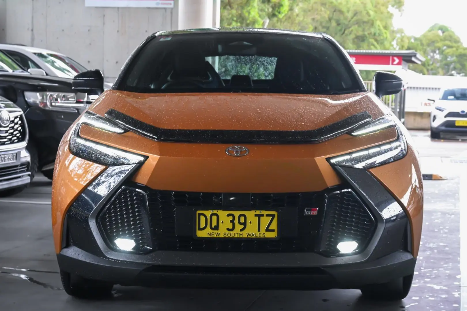 2025 Toyota C-HR Gallery Image 4