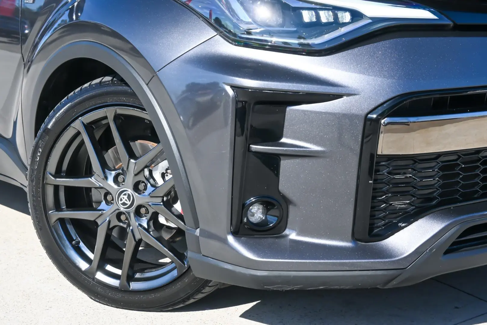 2021 Toyota C-HR Gallery Image 6