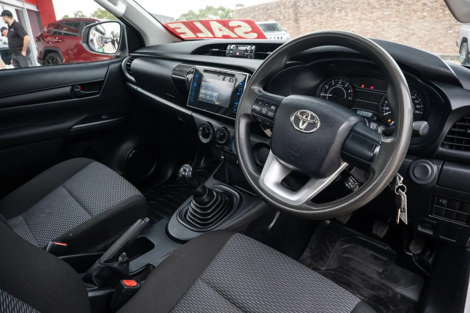2018 Toyota Hilux Gallery Image 7