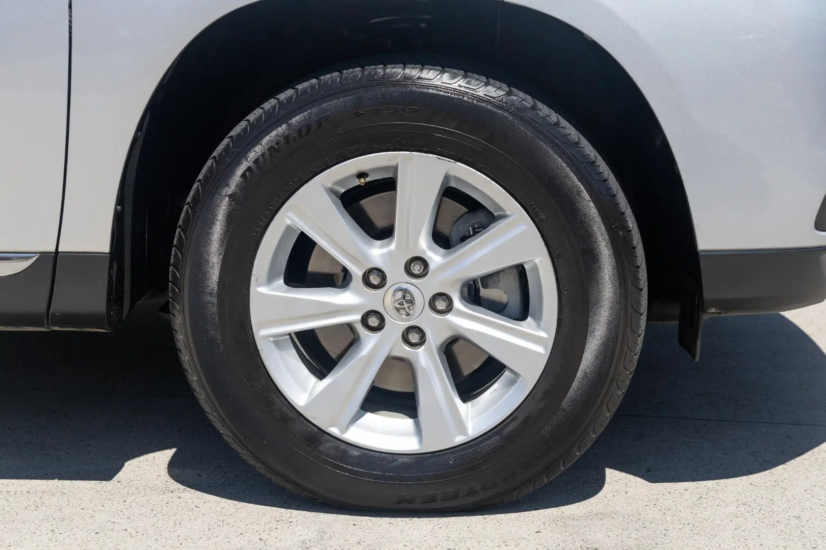 2012 Toyota Kluger Gallery Image 22