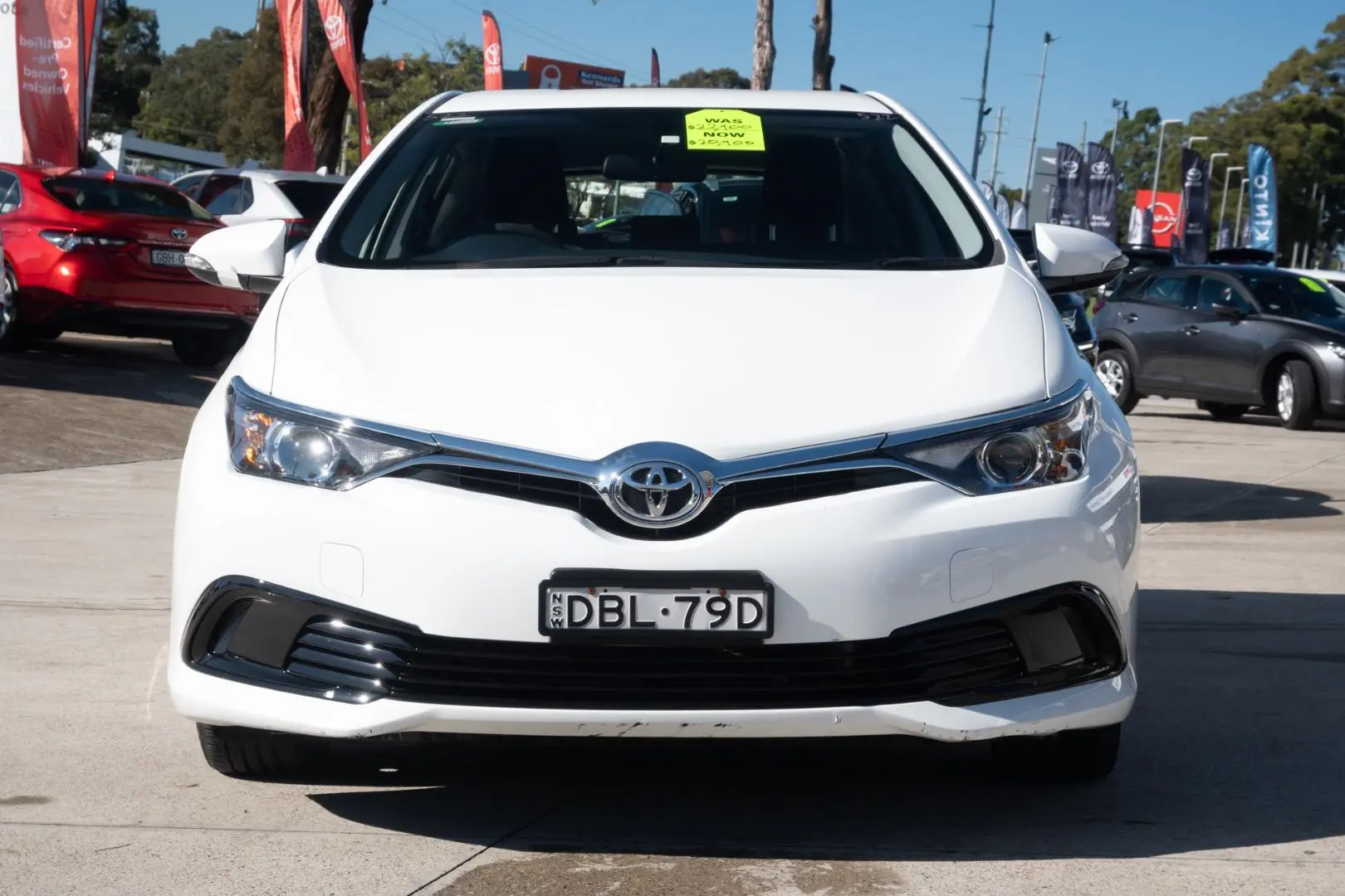 2015 Toyota Corolla Ascent (DBL79D) Image 1