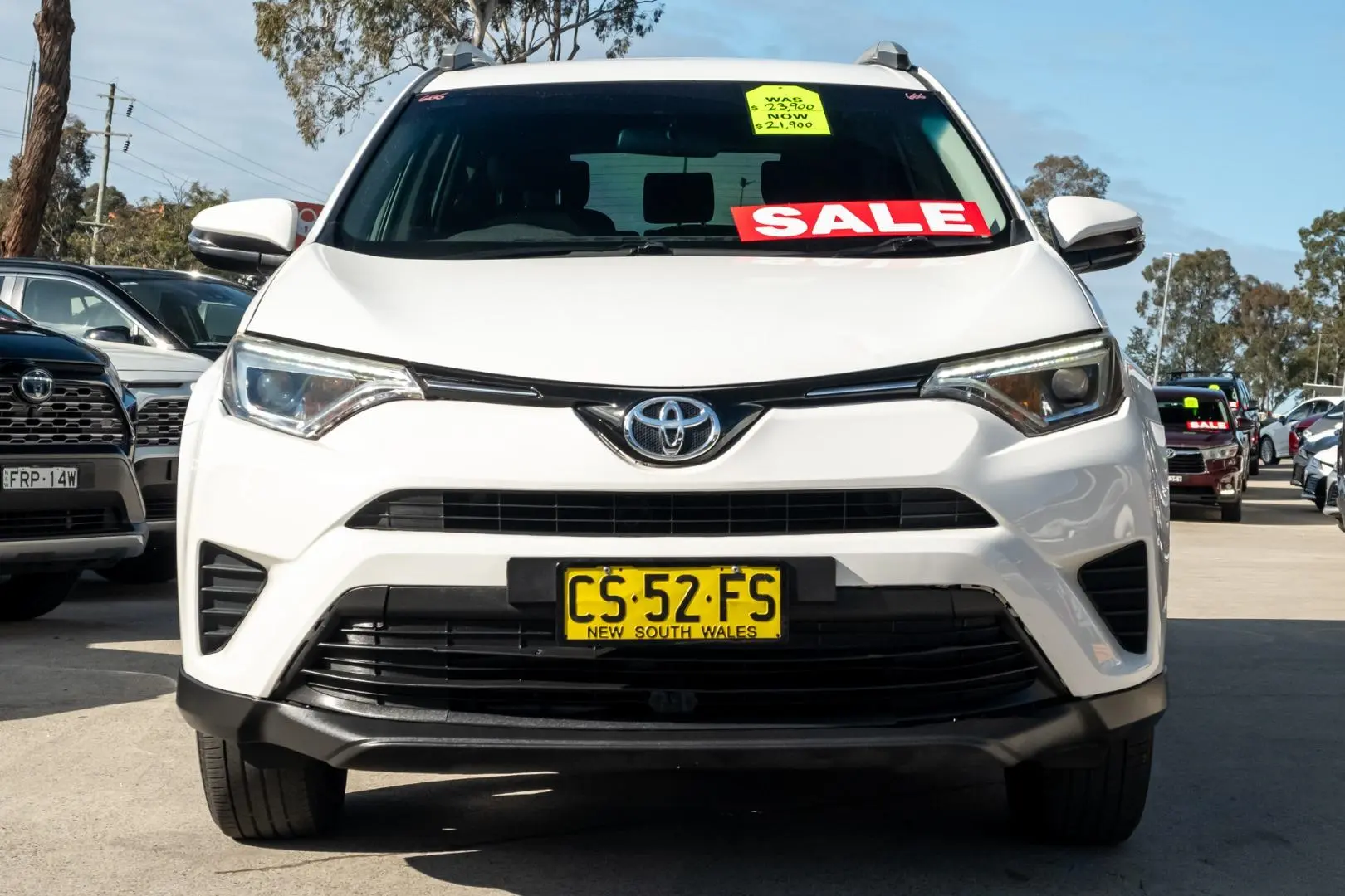 2016 Toyota RAV4 Gallery Image 4