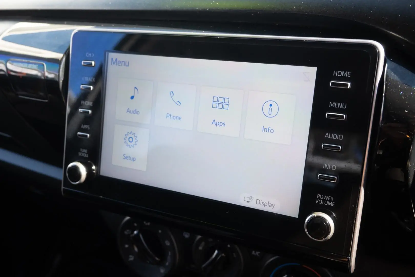 2021 Toyota Hilux Gallery Image 16