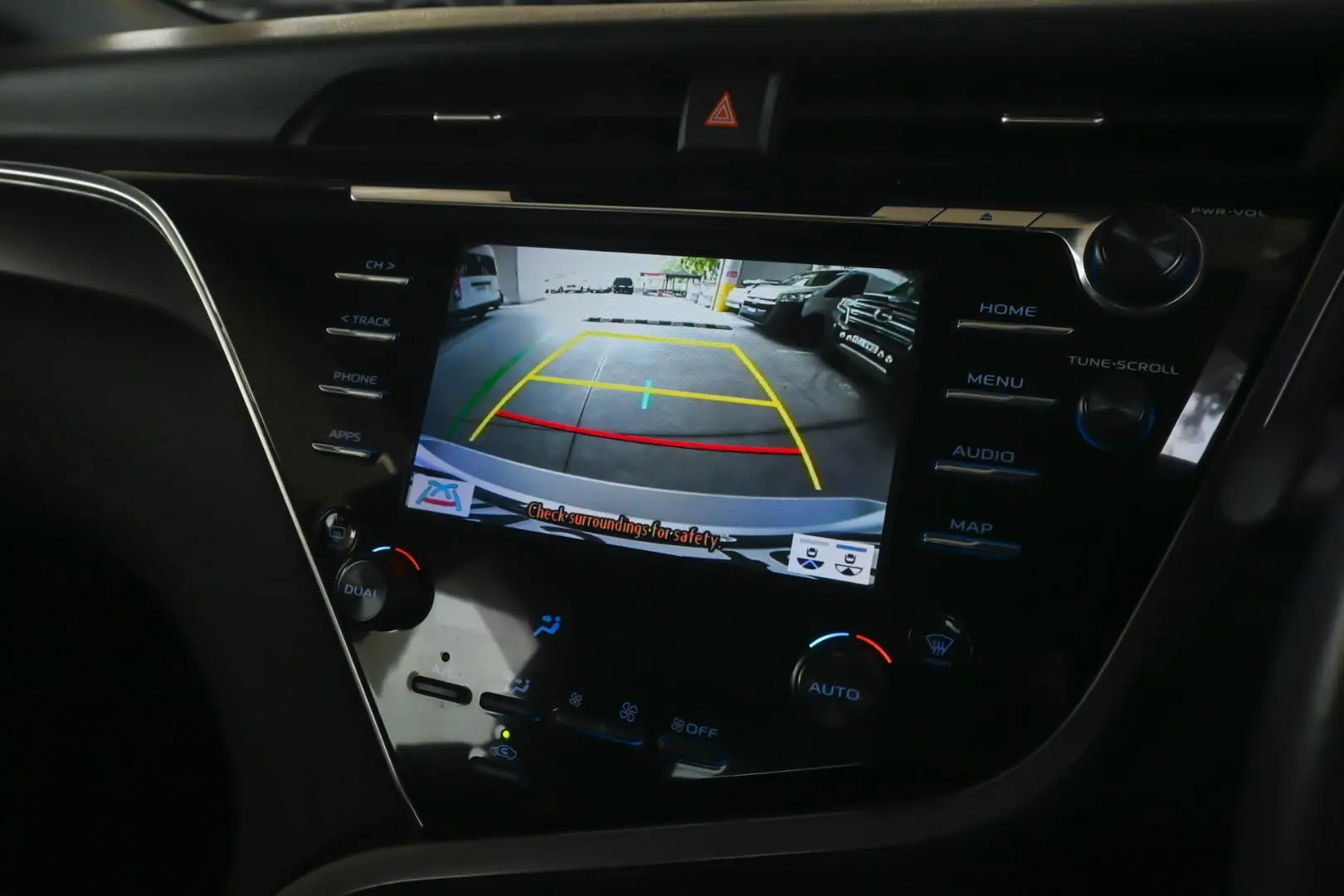 2018 Toyota Camry Gallery Image 15