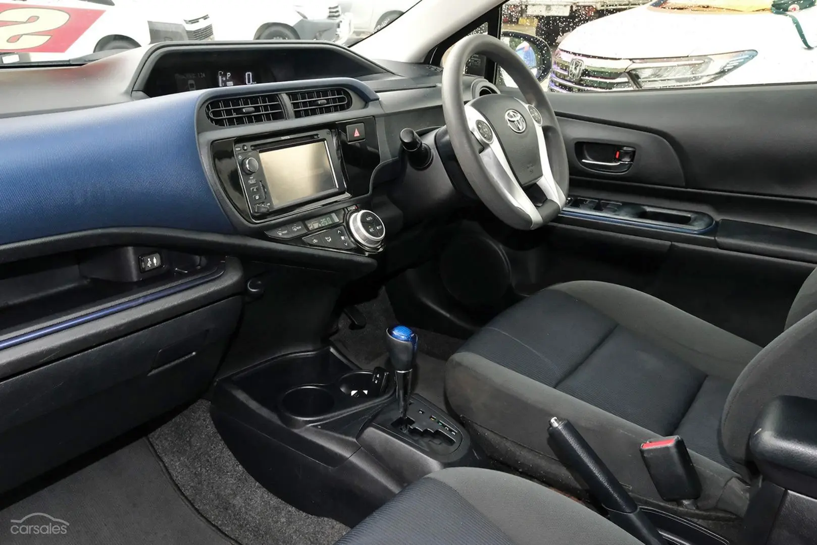 2016 Toyota Prius C Image 8