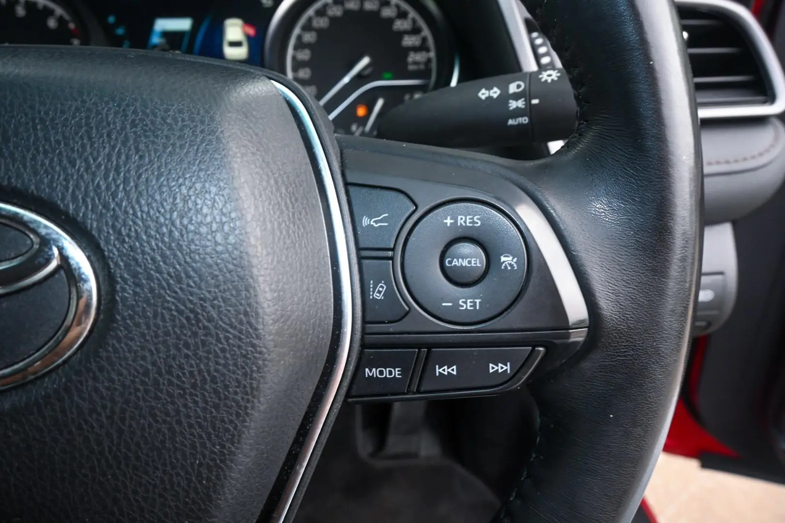 2019 Toyota Camry Gallery Image 13