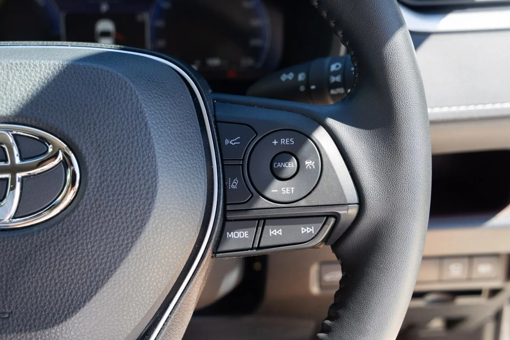 2025 Toyota RAV4 Gallery Image 15