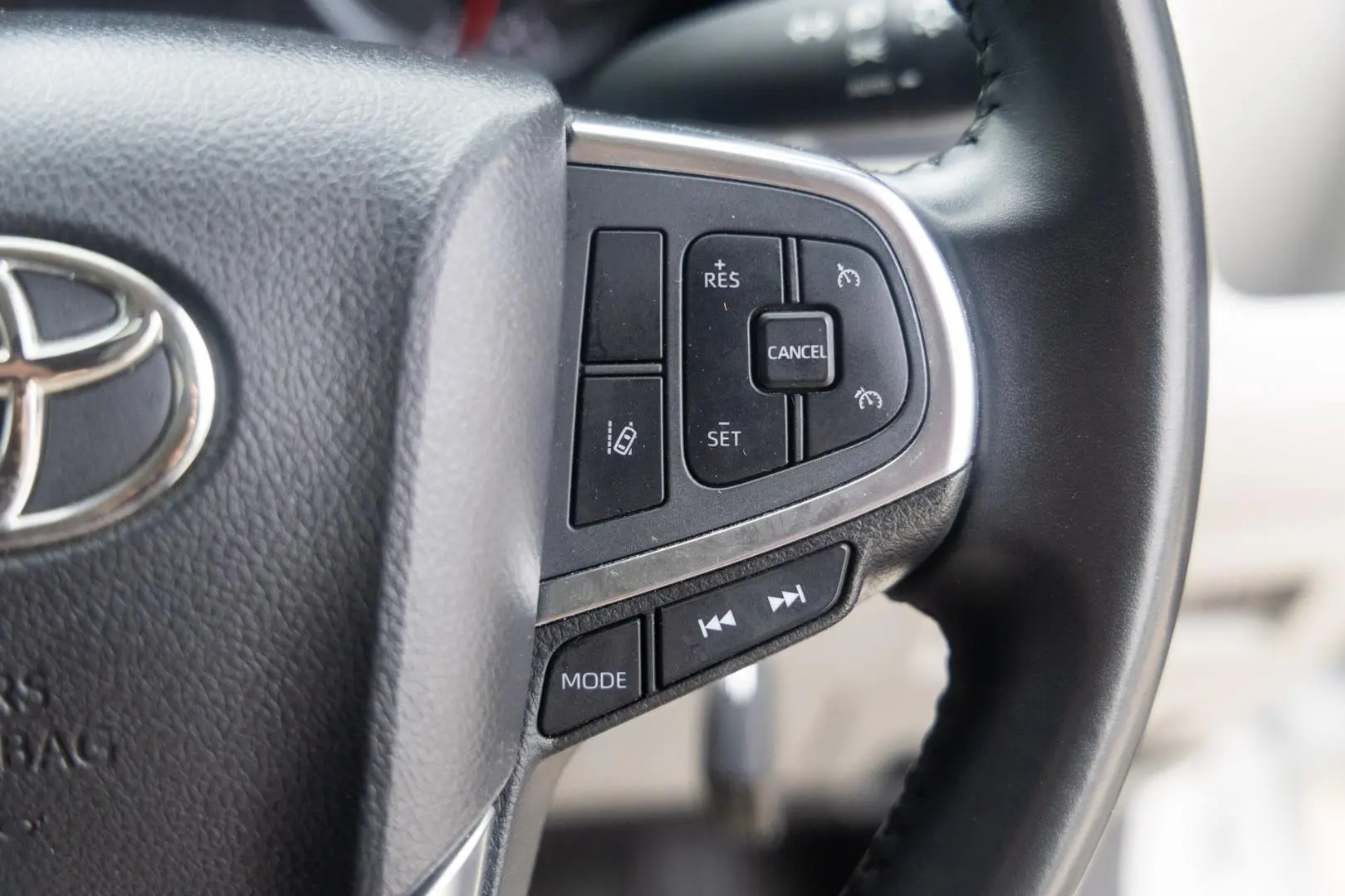 2023 Toyota Hiace Gallery Image 15